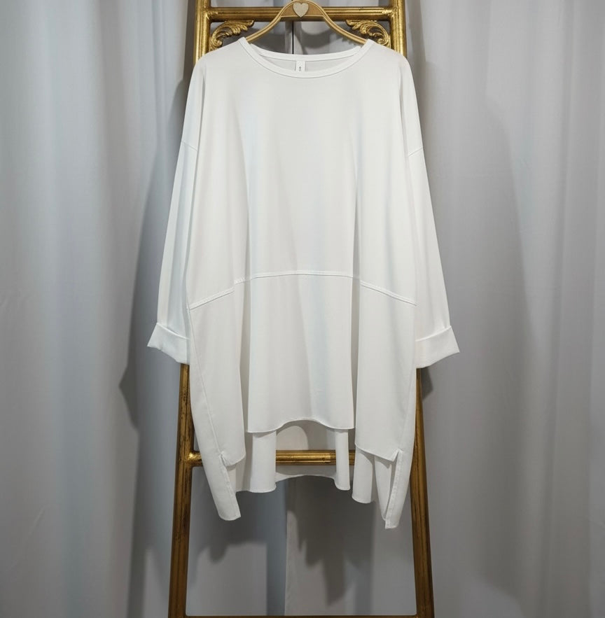 Camiseta "Over Must" blanco