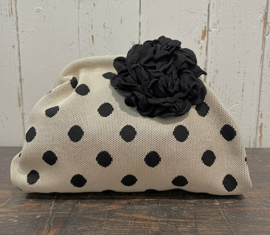 Bolso Pouch "Tania con Flor" lunar grande marfil y negro