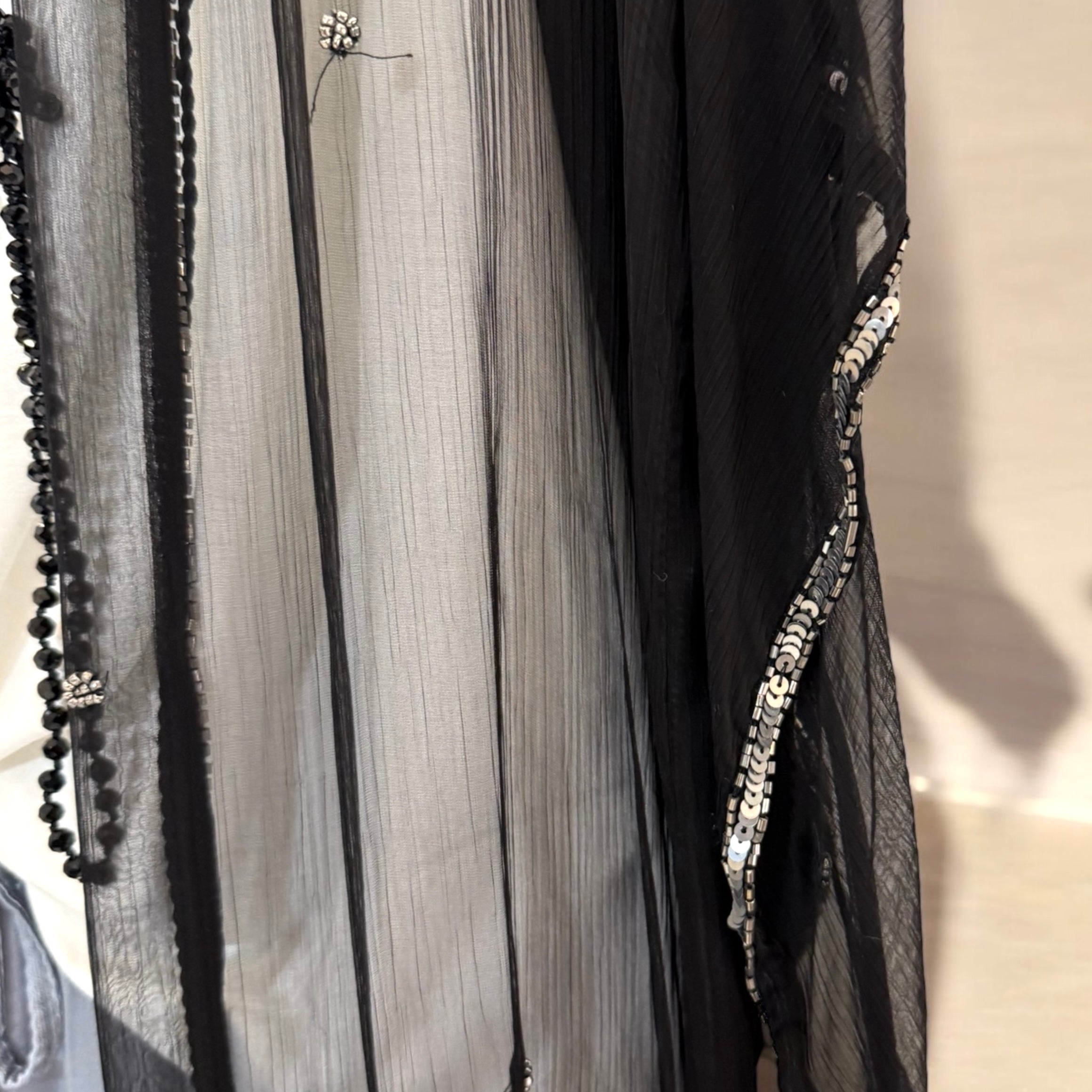 Kaftan "Sherezade" negro bordado en plata