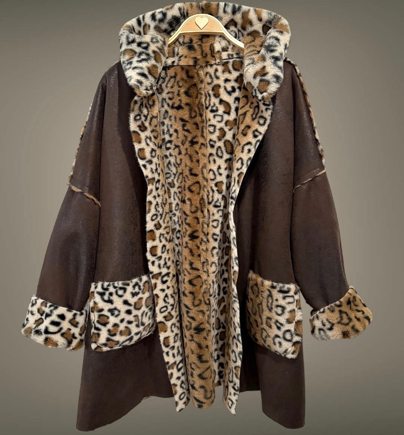 Abrigo "Margosha" corto chocolate