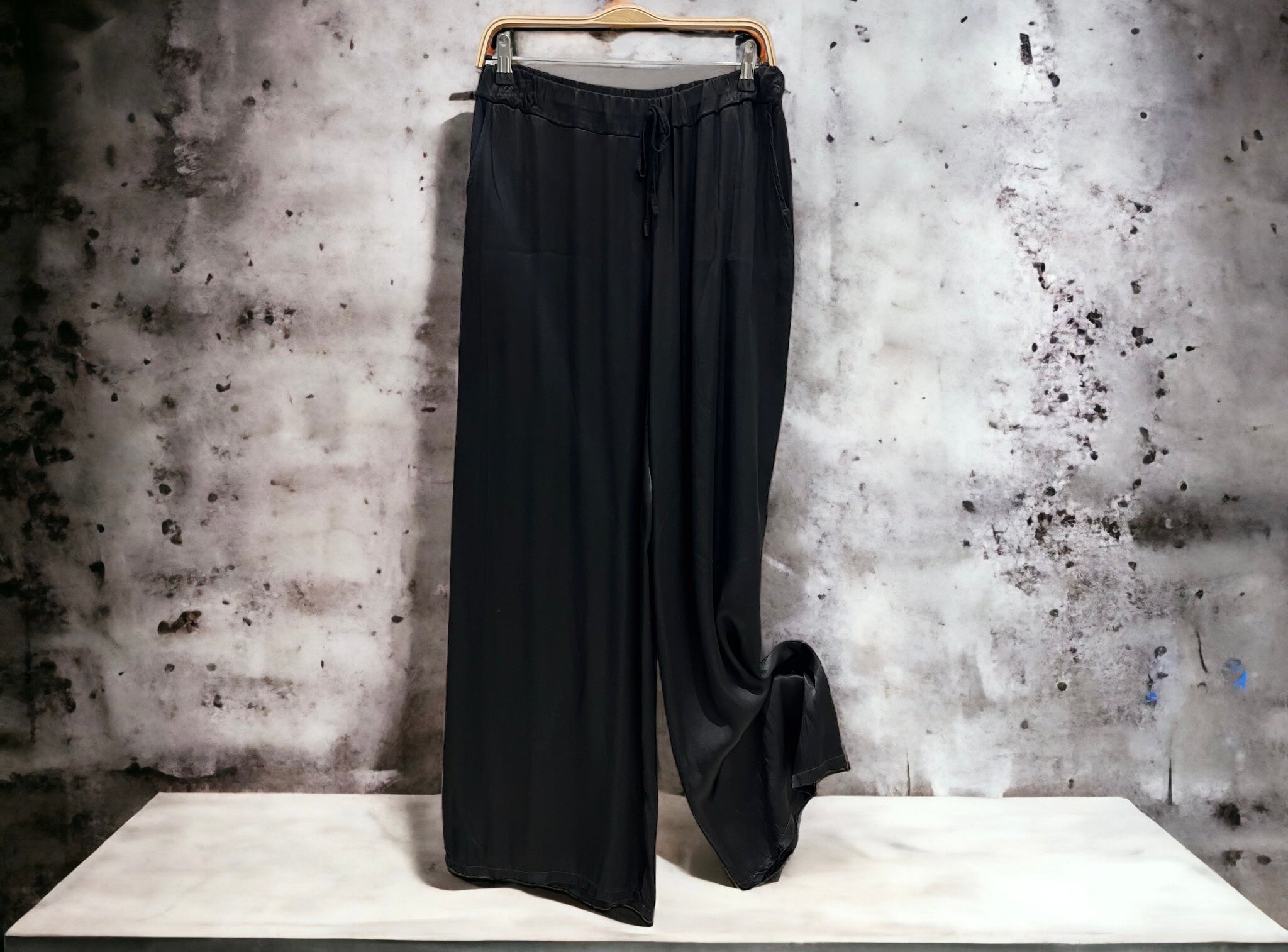 Pantalón “Mireia” negro