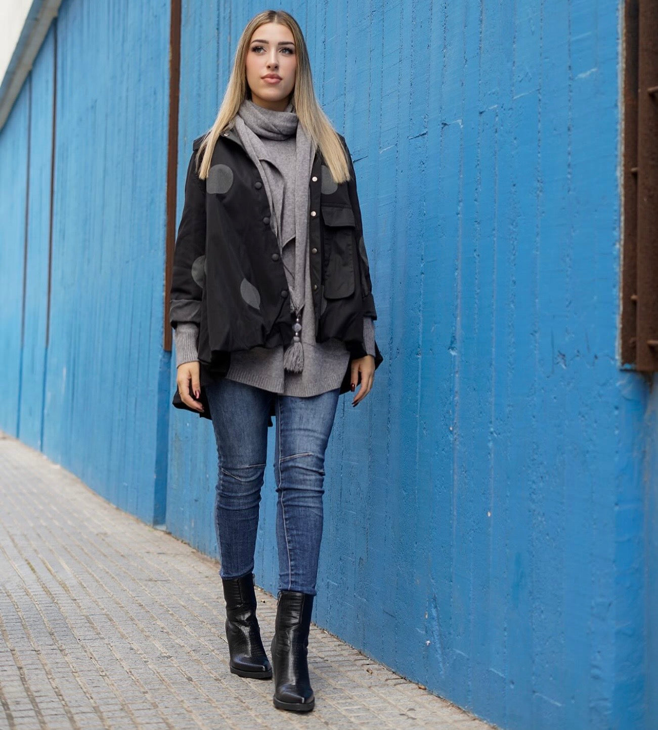 Abrigo "La Lunares" negro