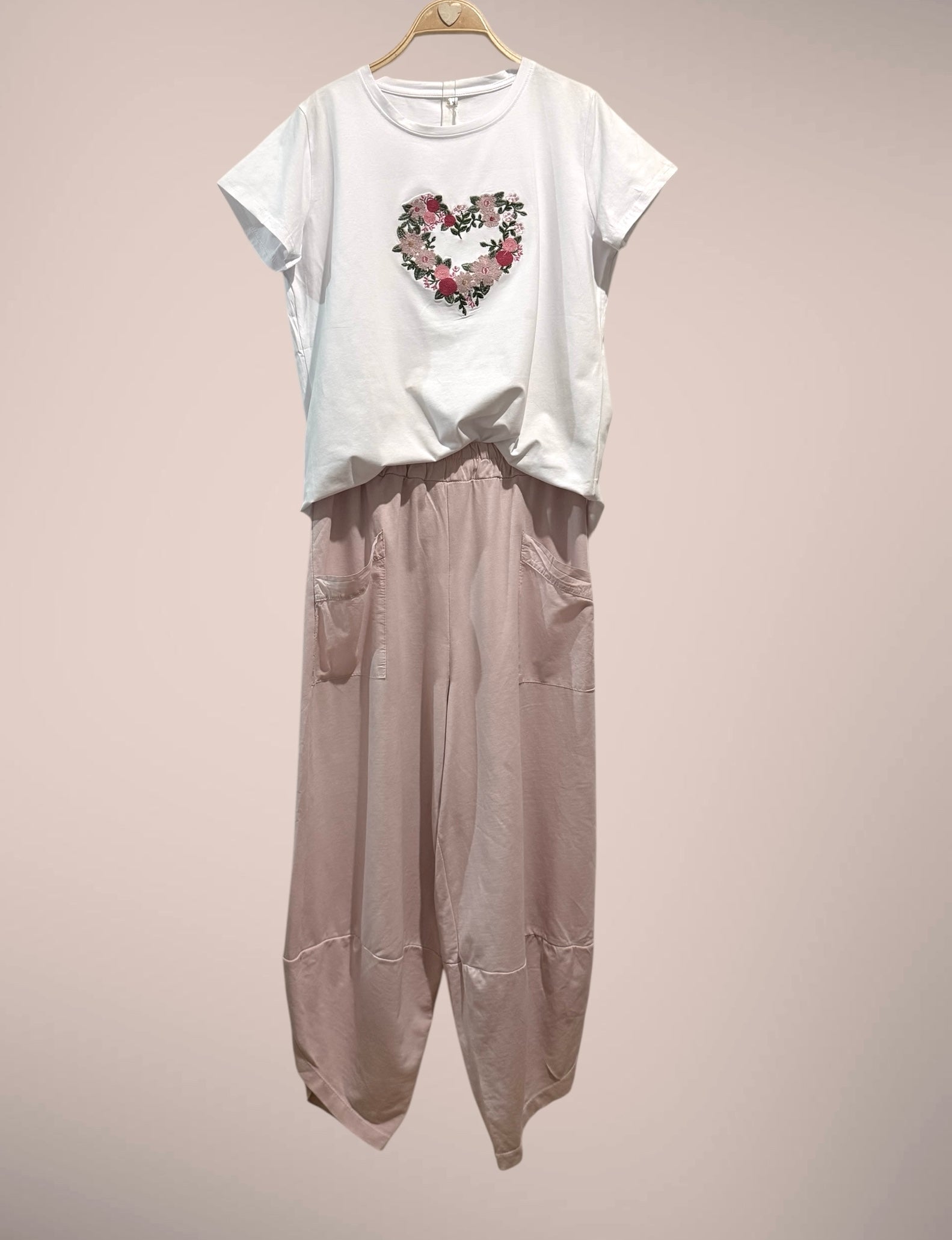 Camiseta "Corazón de Flor"