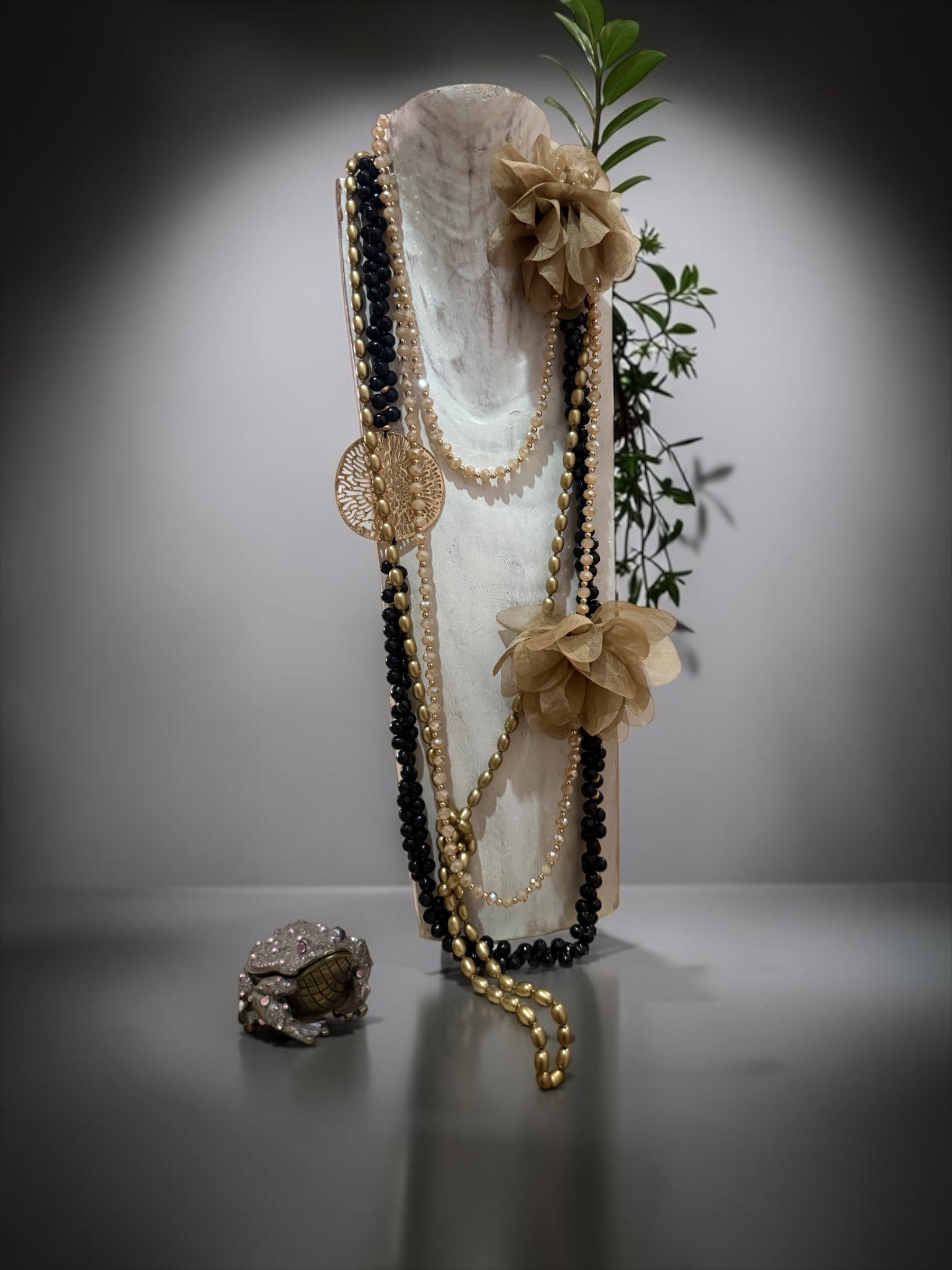 Collar "Peonias" oro