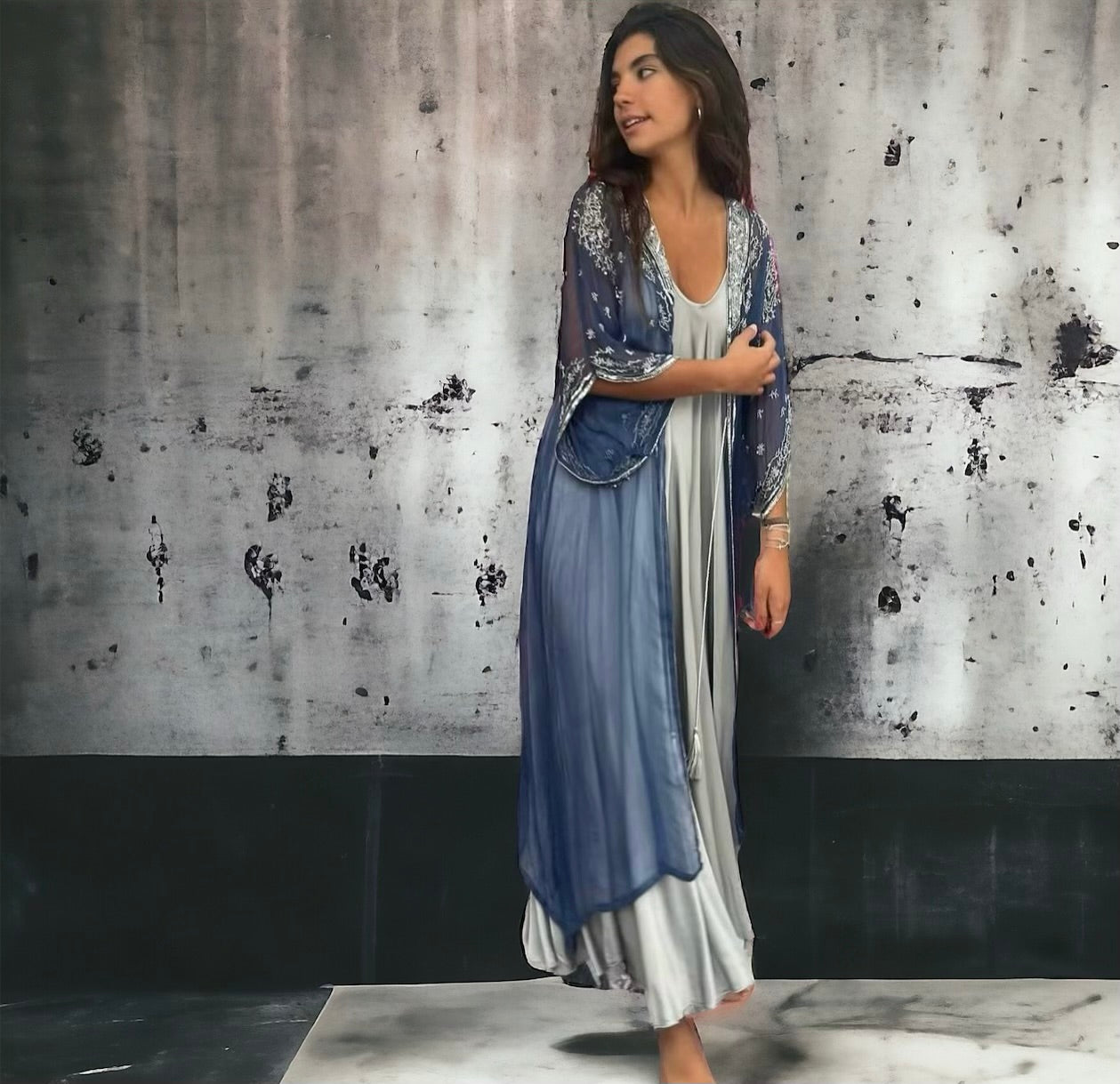 Kaftan "Sherezade" azul bordado en plata