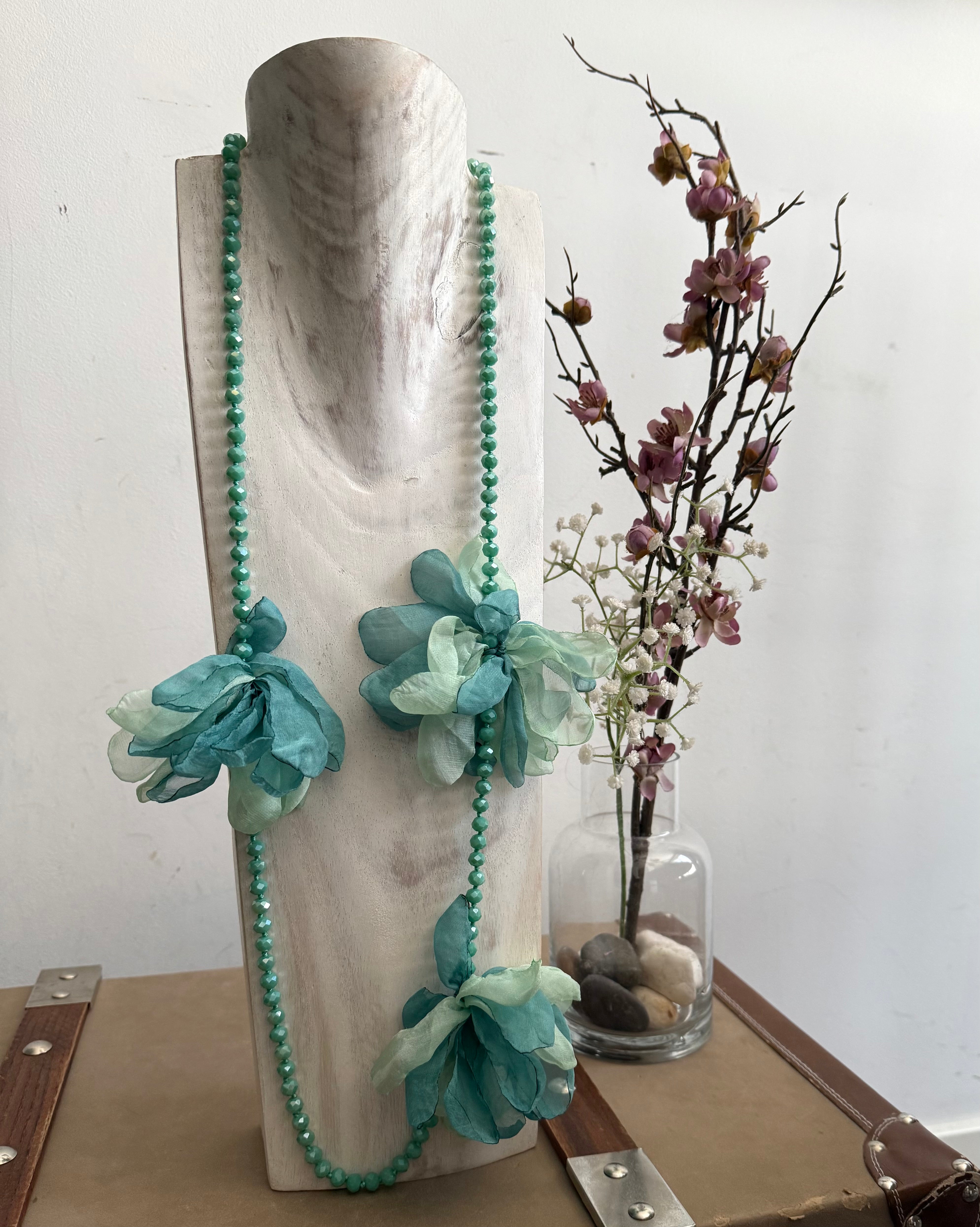 Collar "Peonia" turquesas