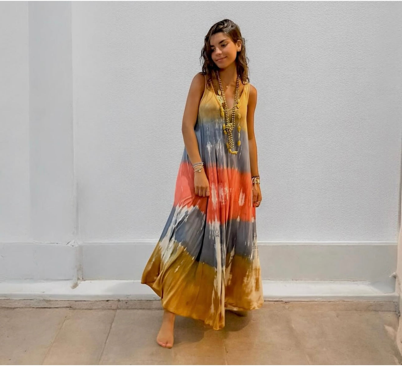 Vestido "Jasmine" tirante coral, ocre y azul