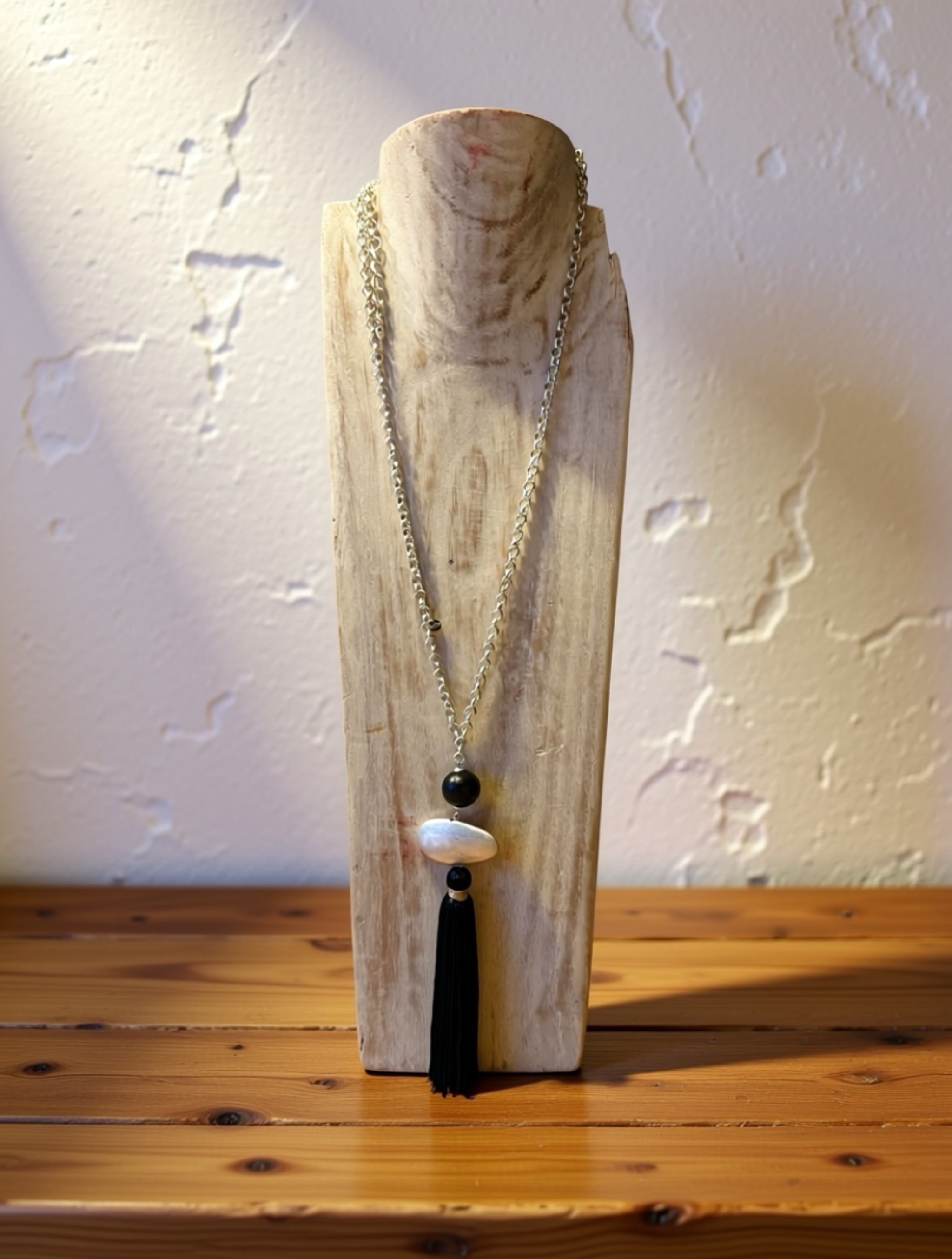 Collar "Mirta" pompón negro