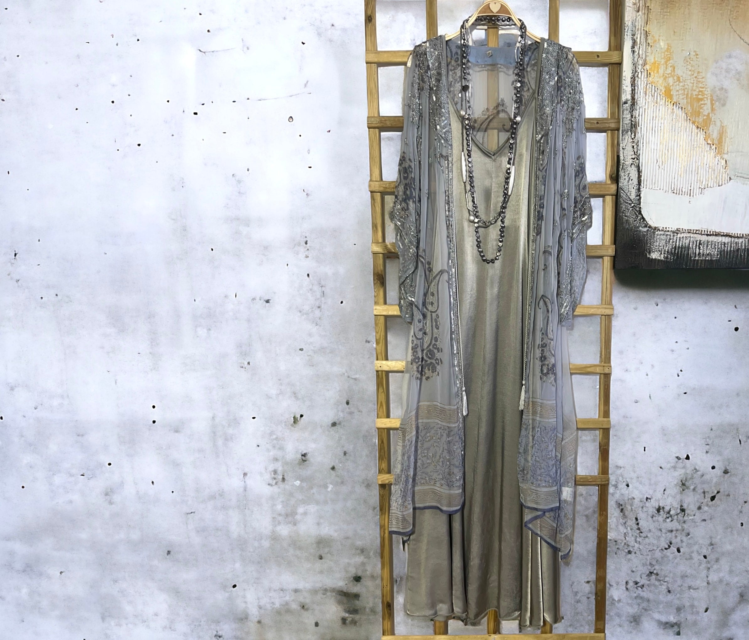 Kaftan "Sherezade" azul claro decorado y bordado en plata