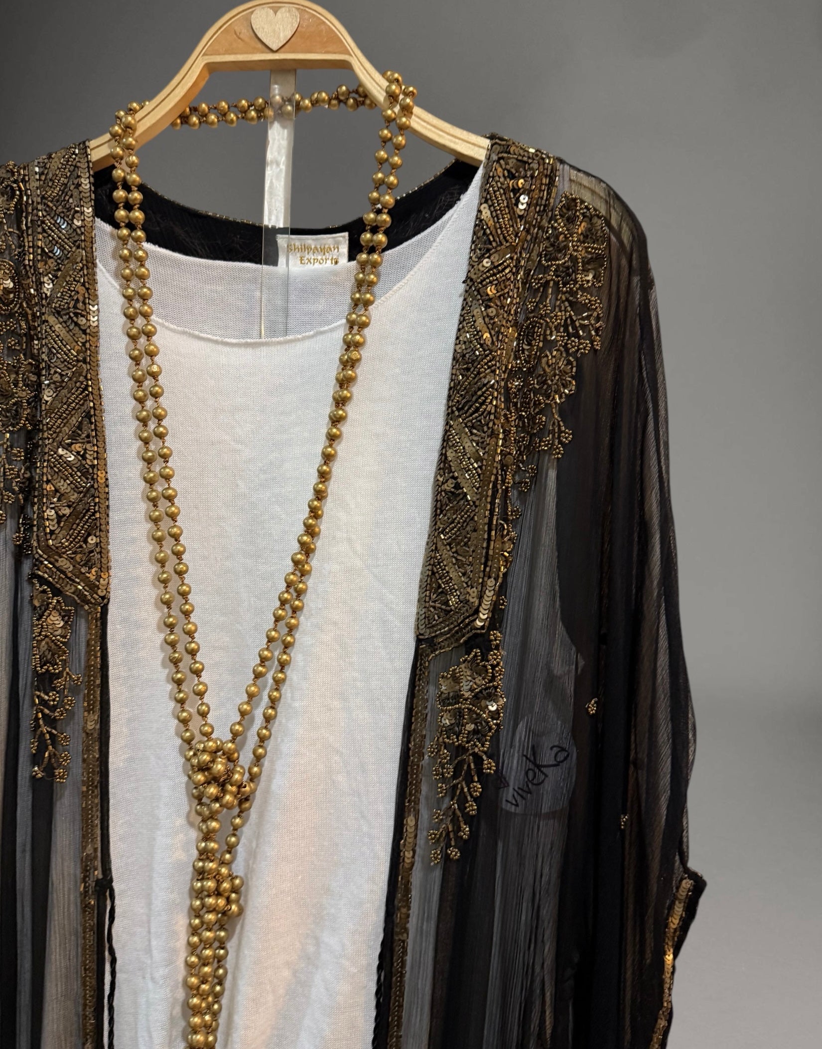 Kaftan "Sherezade" negro bordado en oro
