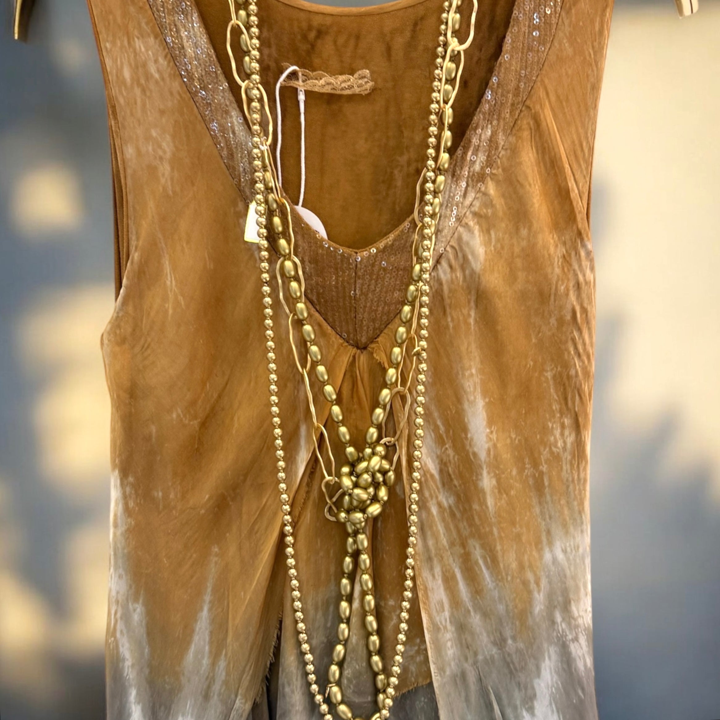 Vestido "Granada" tricolor ocre y gris