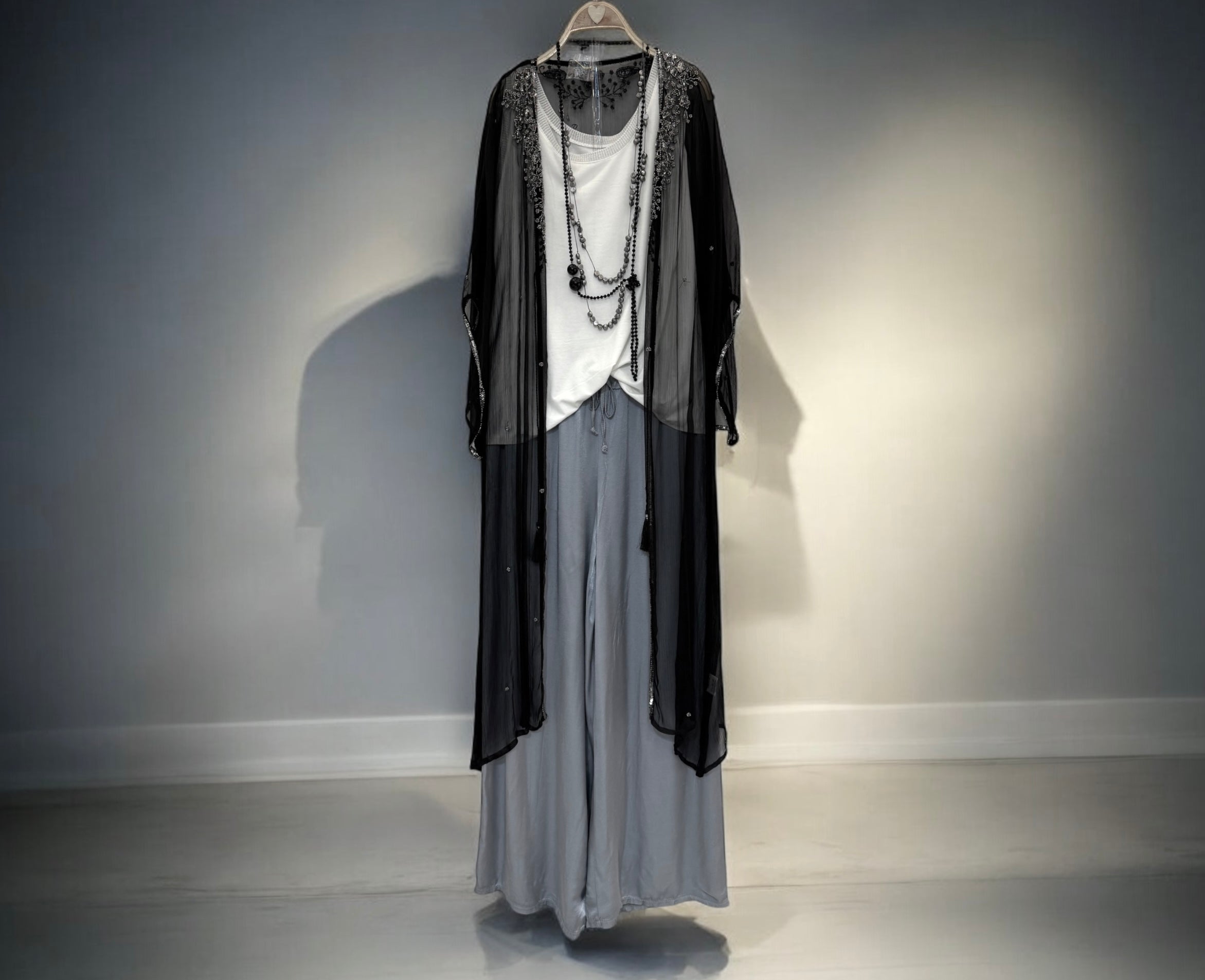 Kaftan "Sherezade" negro bordado en plata