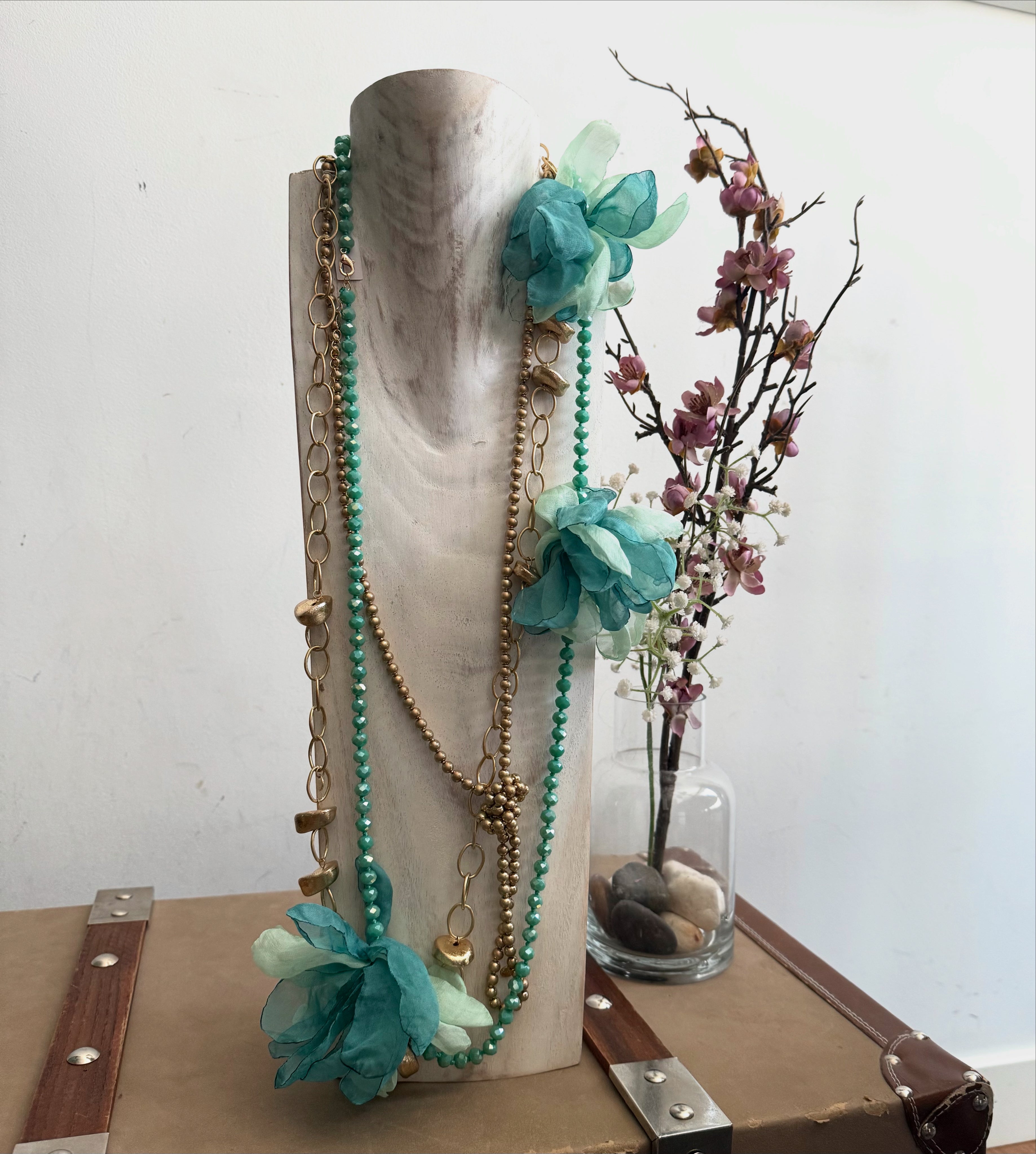Collar "Peonias" turquesas