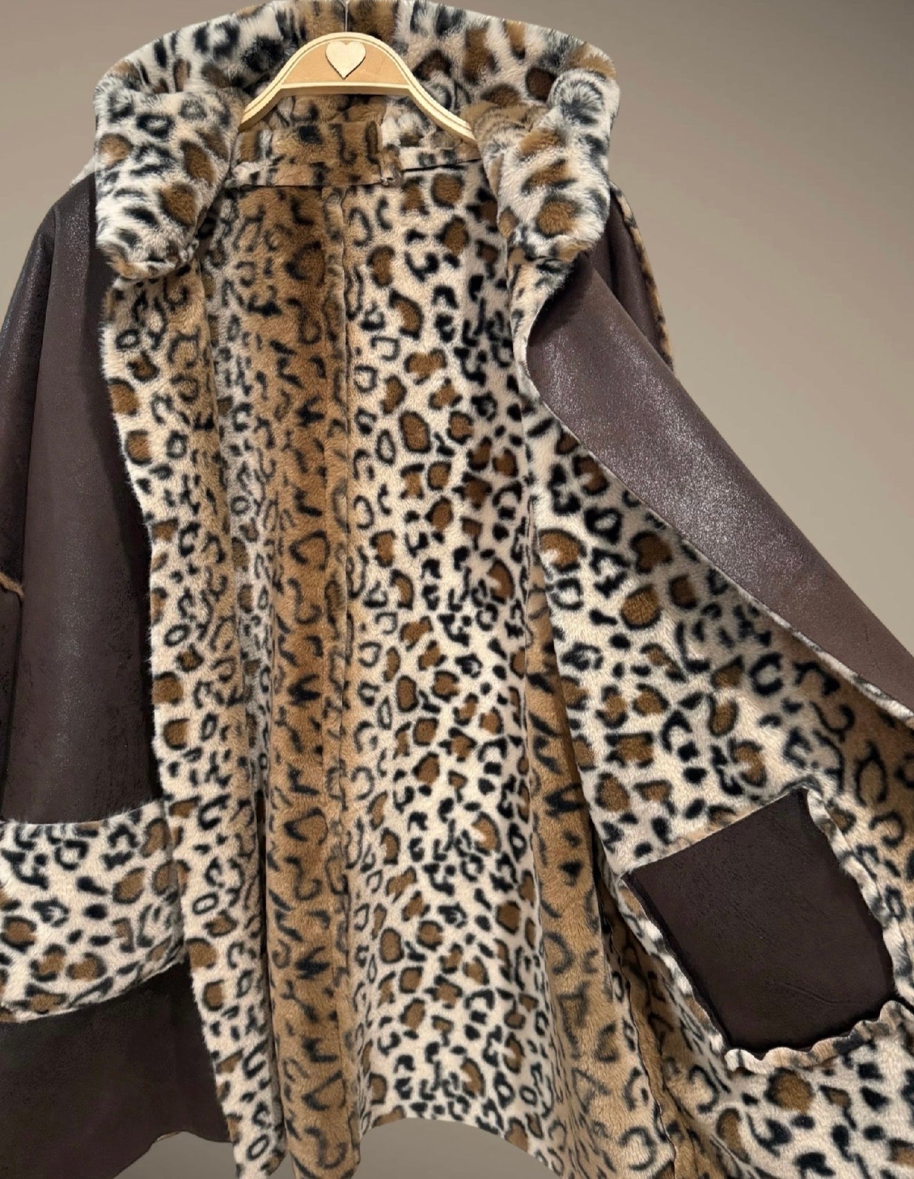 Abrigo "Margosha" corto chocolate