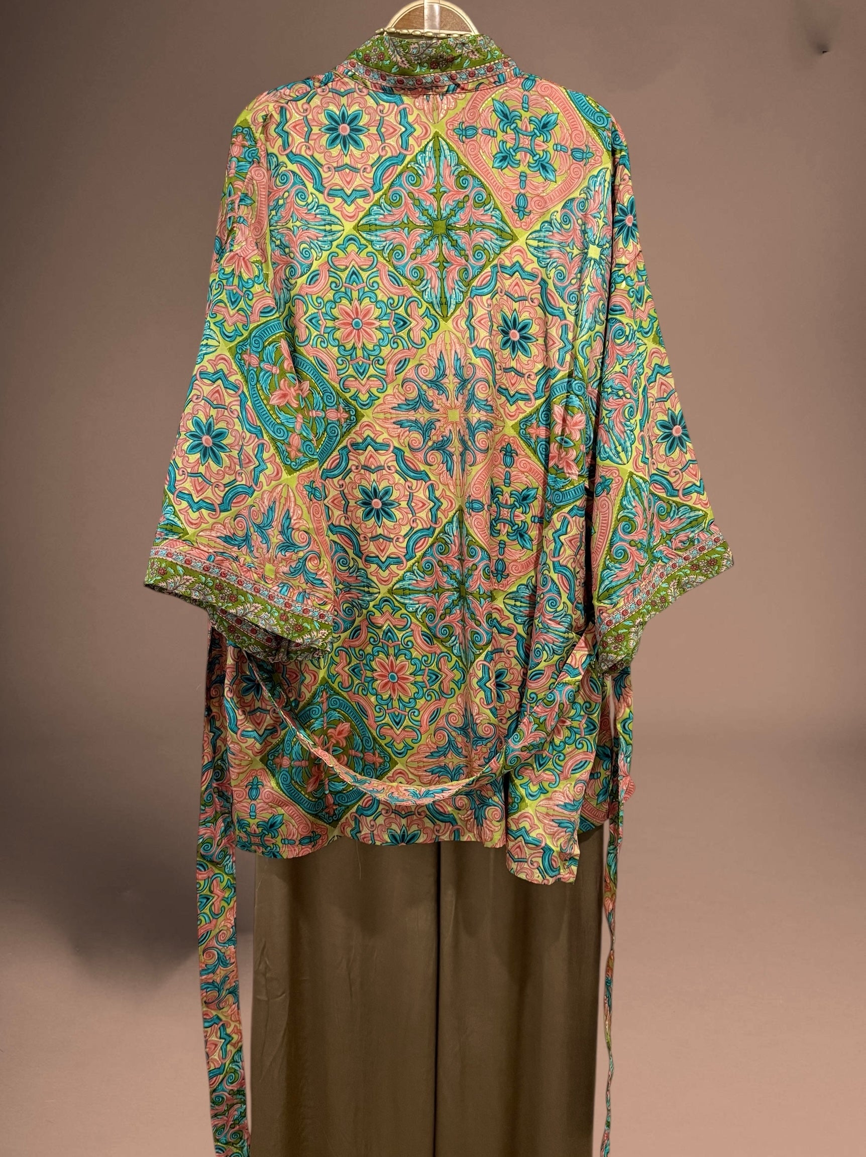 Kimono "Anaka Granada" Coral y turquesa