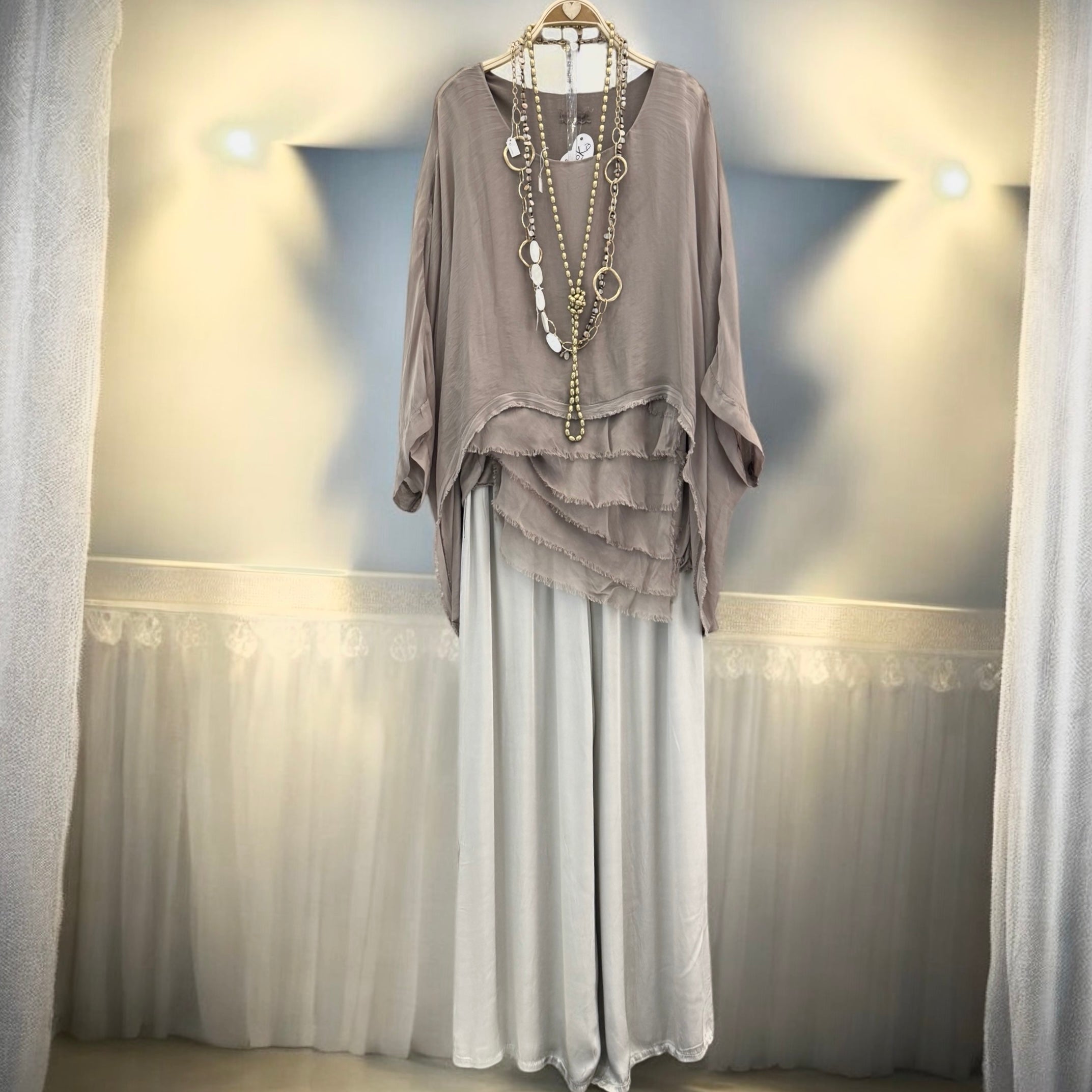Blusa "Sevilla" más volantes, topo