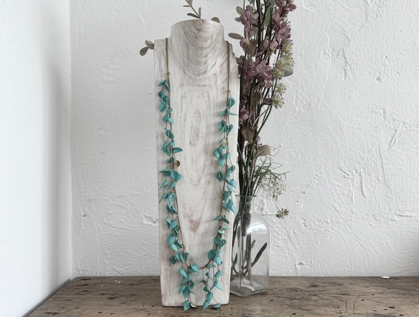 Collar "Hojitas"azul turquesa