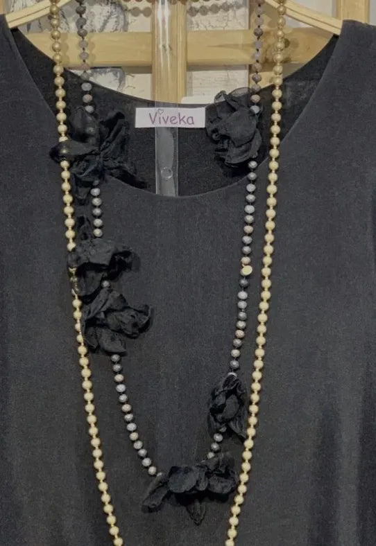 Collar “Cuentas y Flores”negro