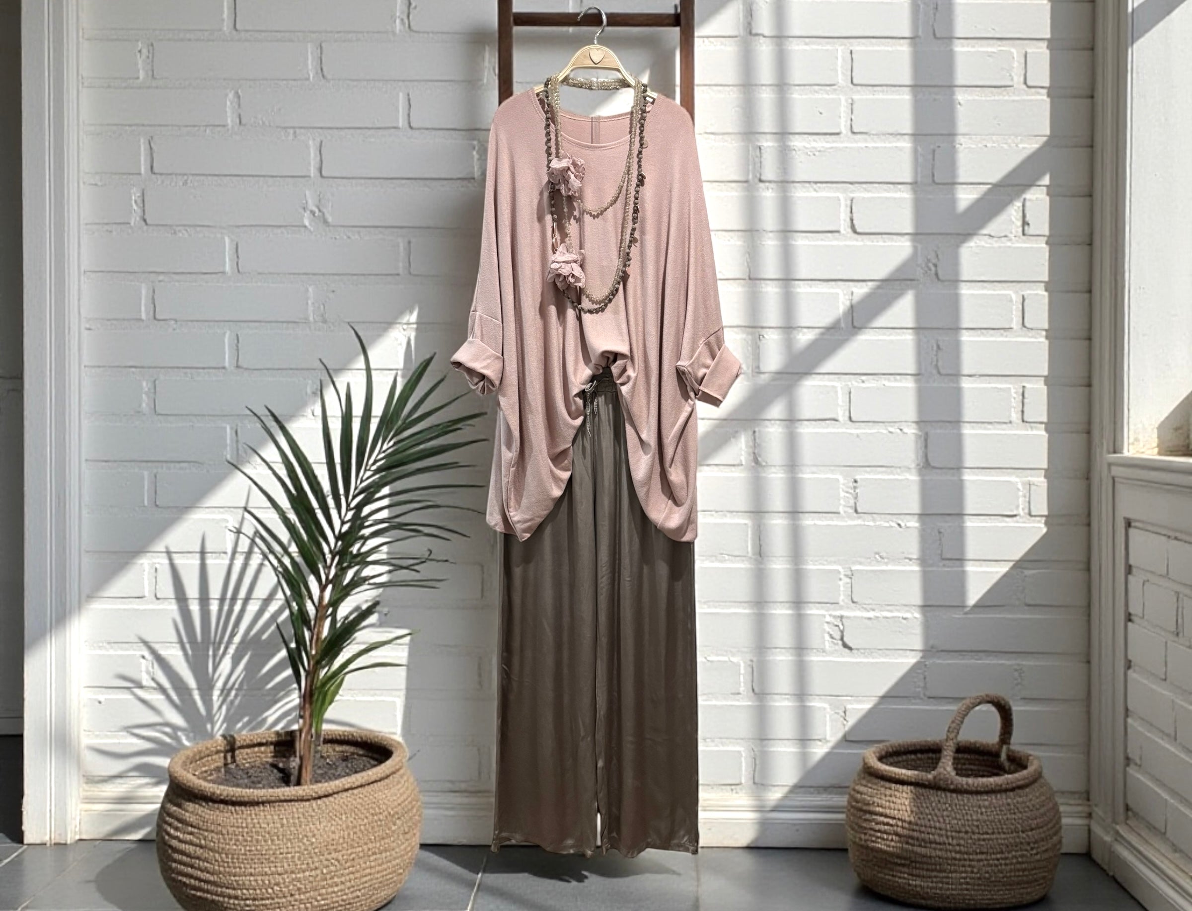 Jersey "Over Must Sum" rosa nude