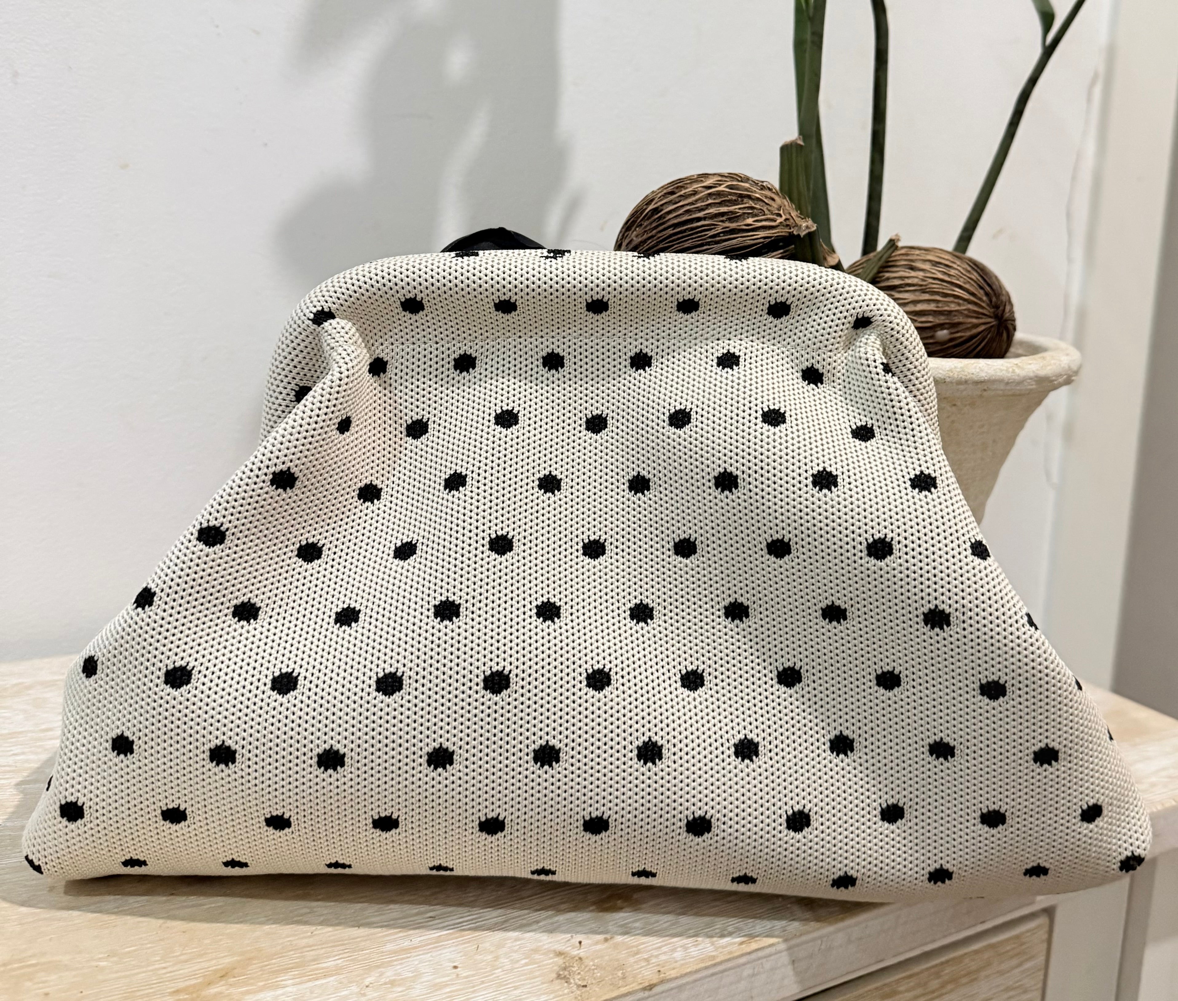 Bolso Pouch "Tiana" lunares