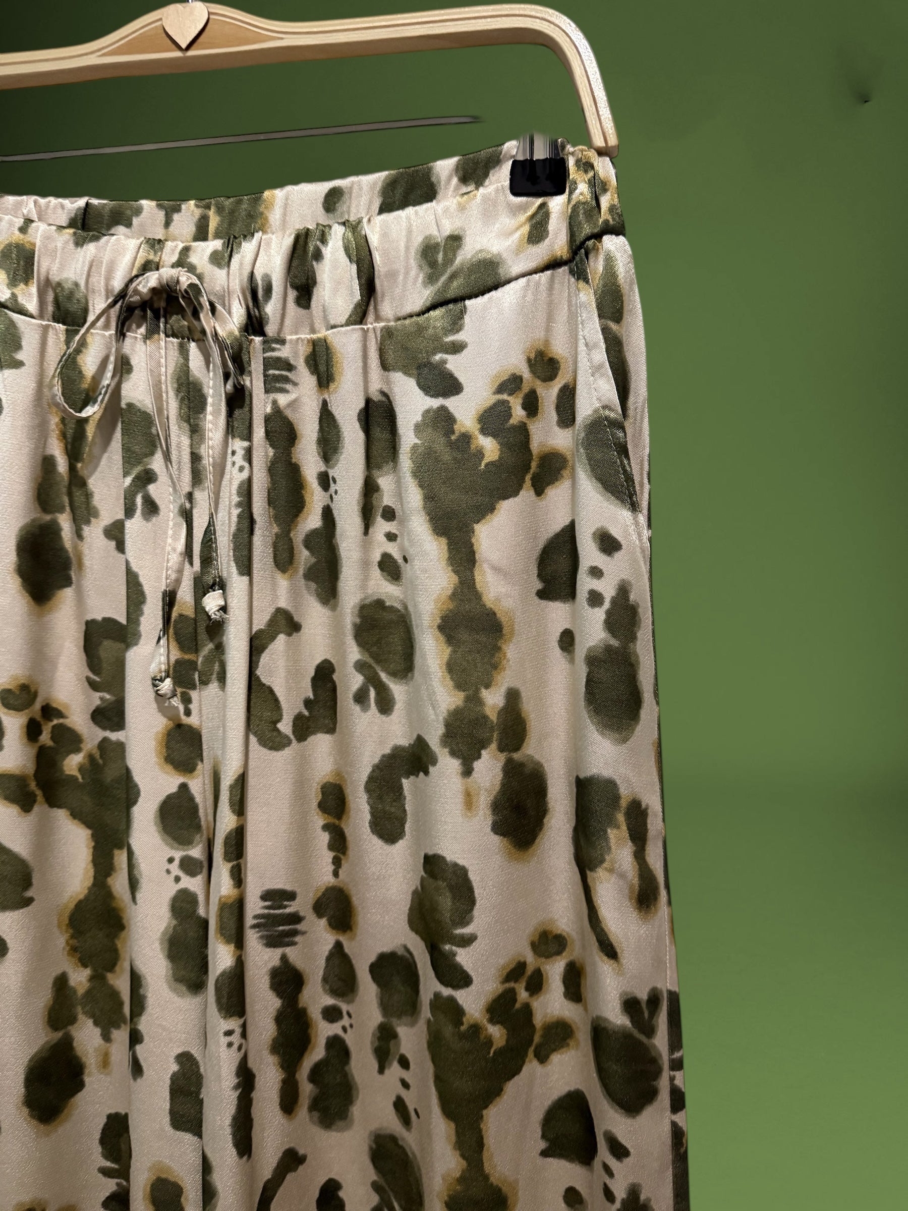 Pantalón "Grace Chic" verde oliva