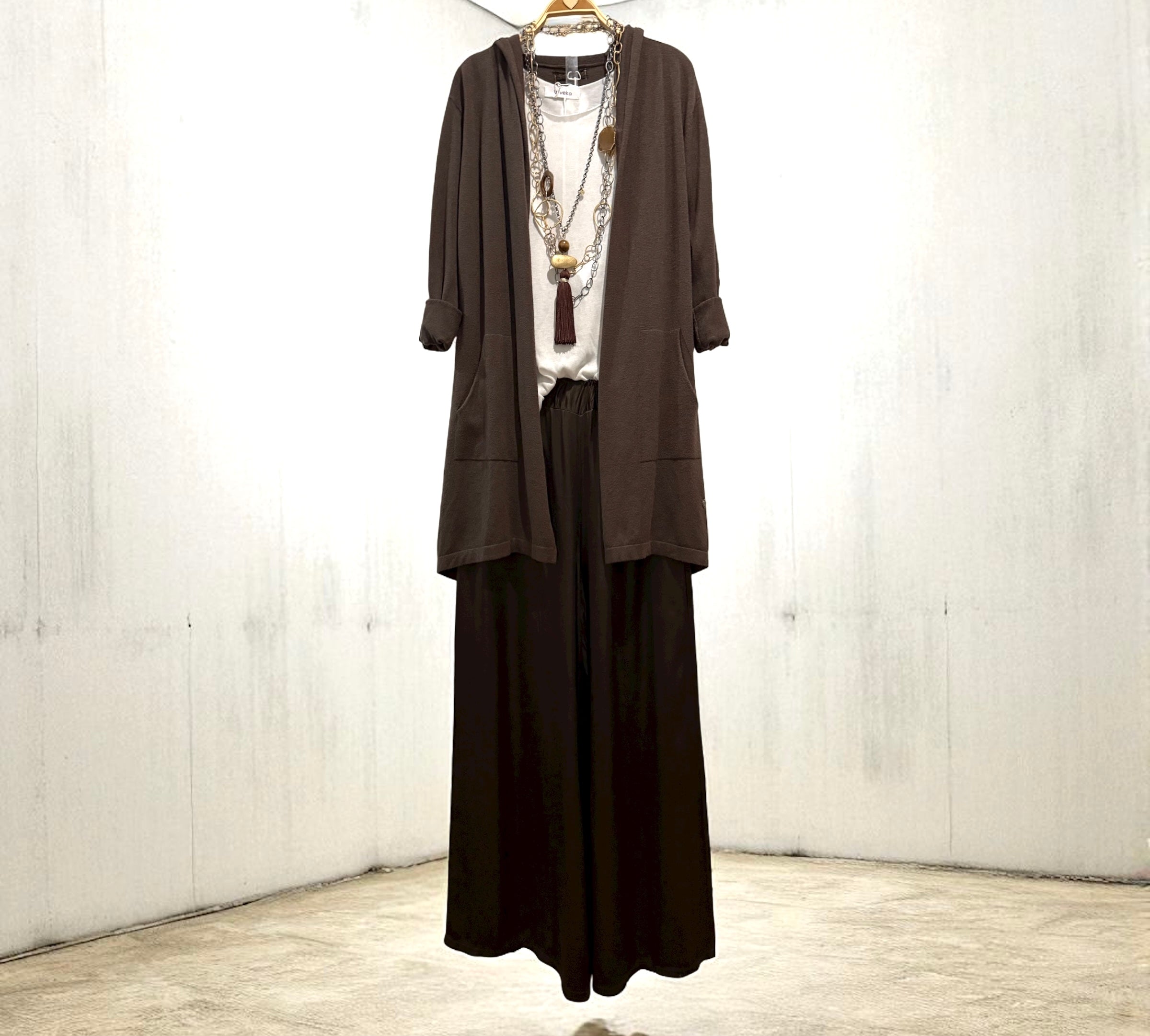 Chaqueta "Must Basic" chocolate