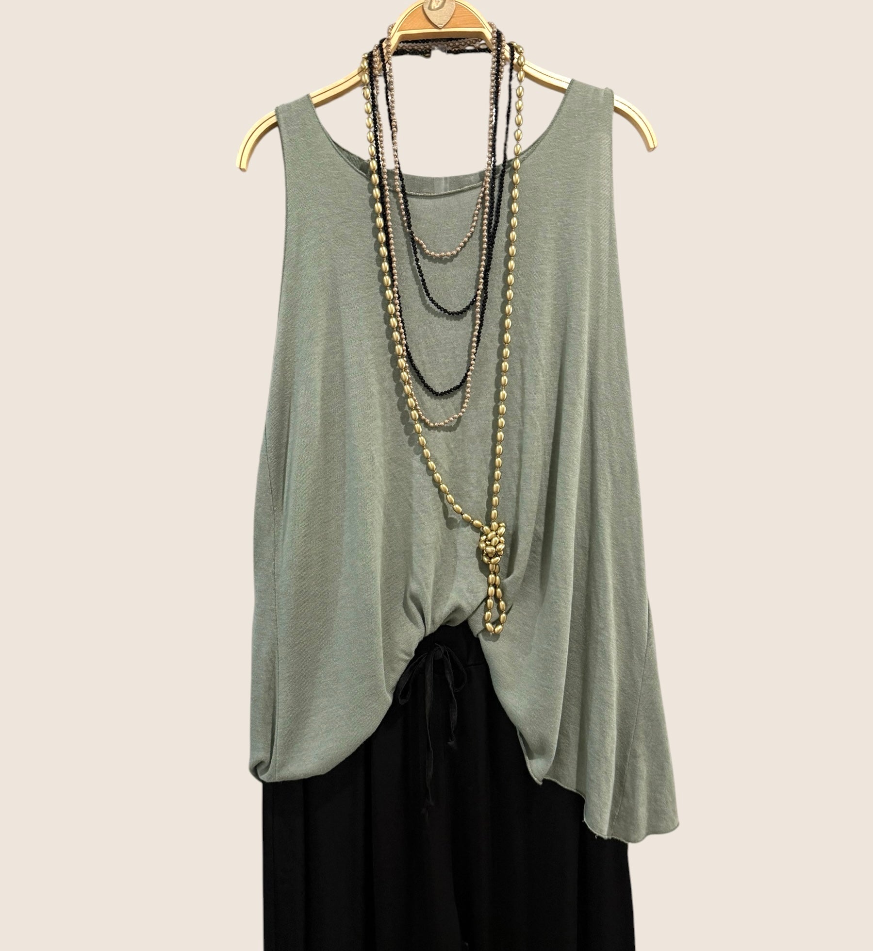 Camiseta "Cassandra" verde claro