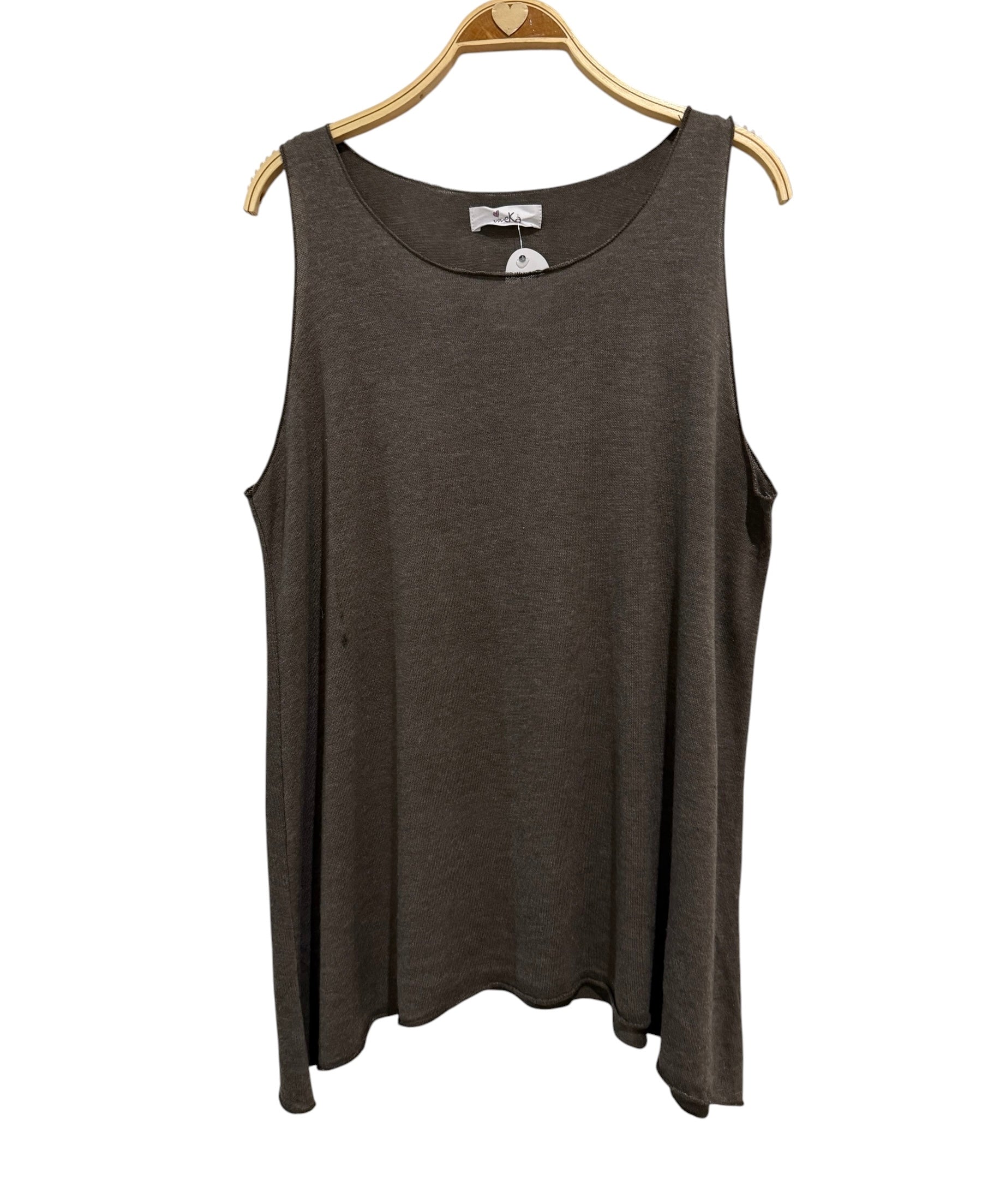 Camiseta "Cassandra" marrón