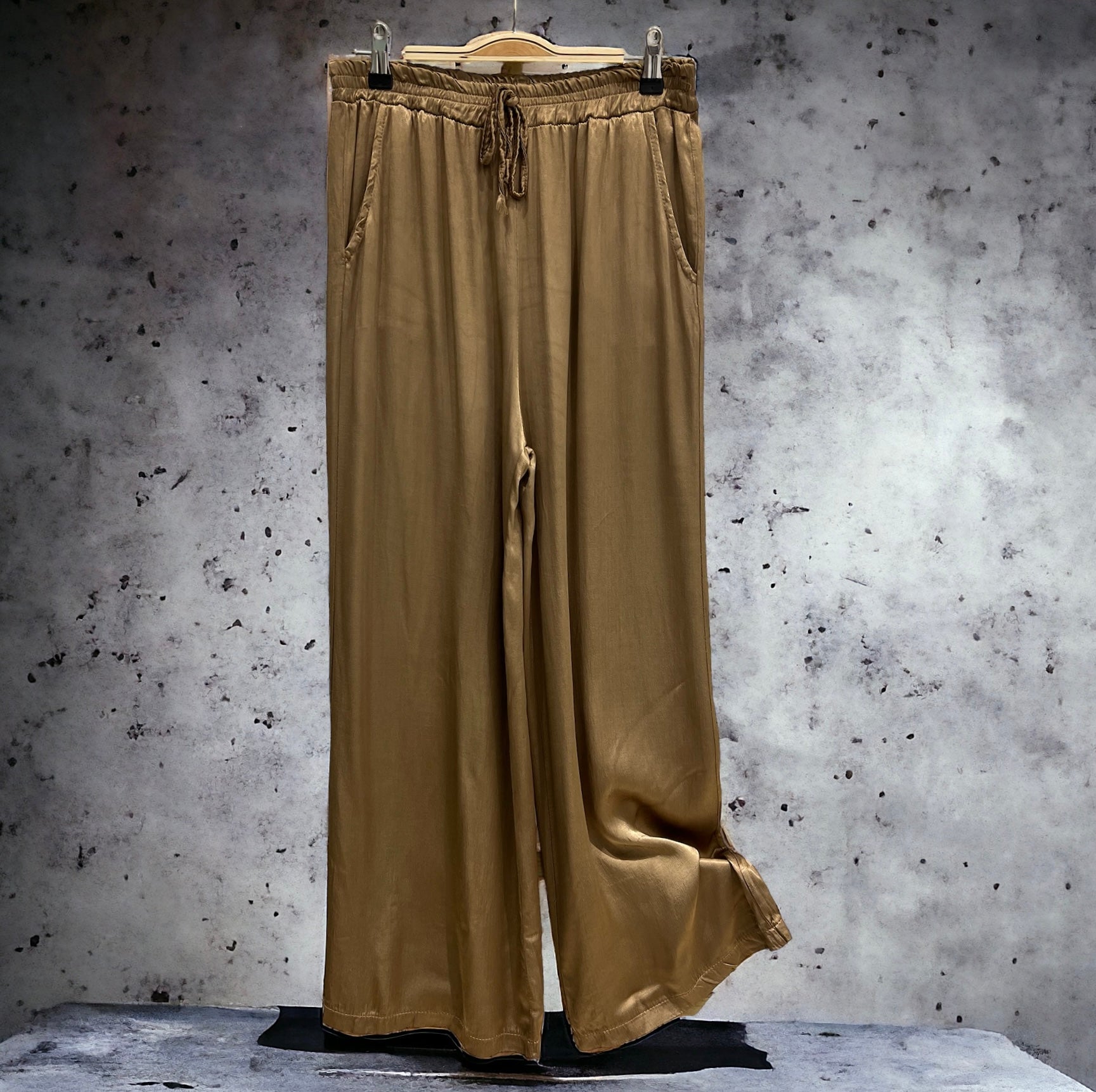 Pantalón "Mireia" oro viejo