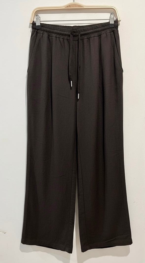 Pantalón "Amalfi" marrón chocolate oscuro