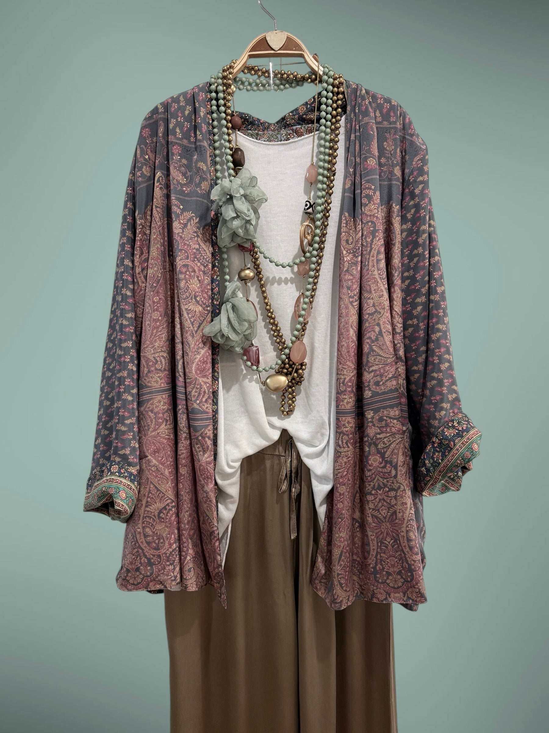 Kimono "Kira Rosas y Azules"