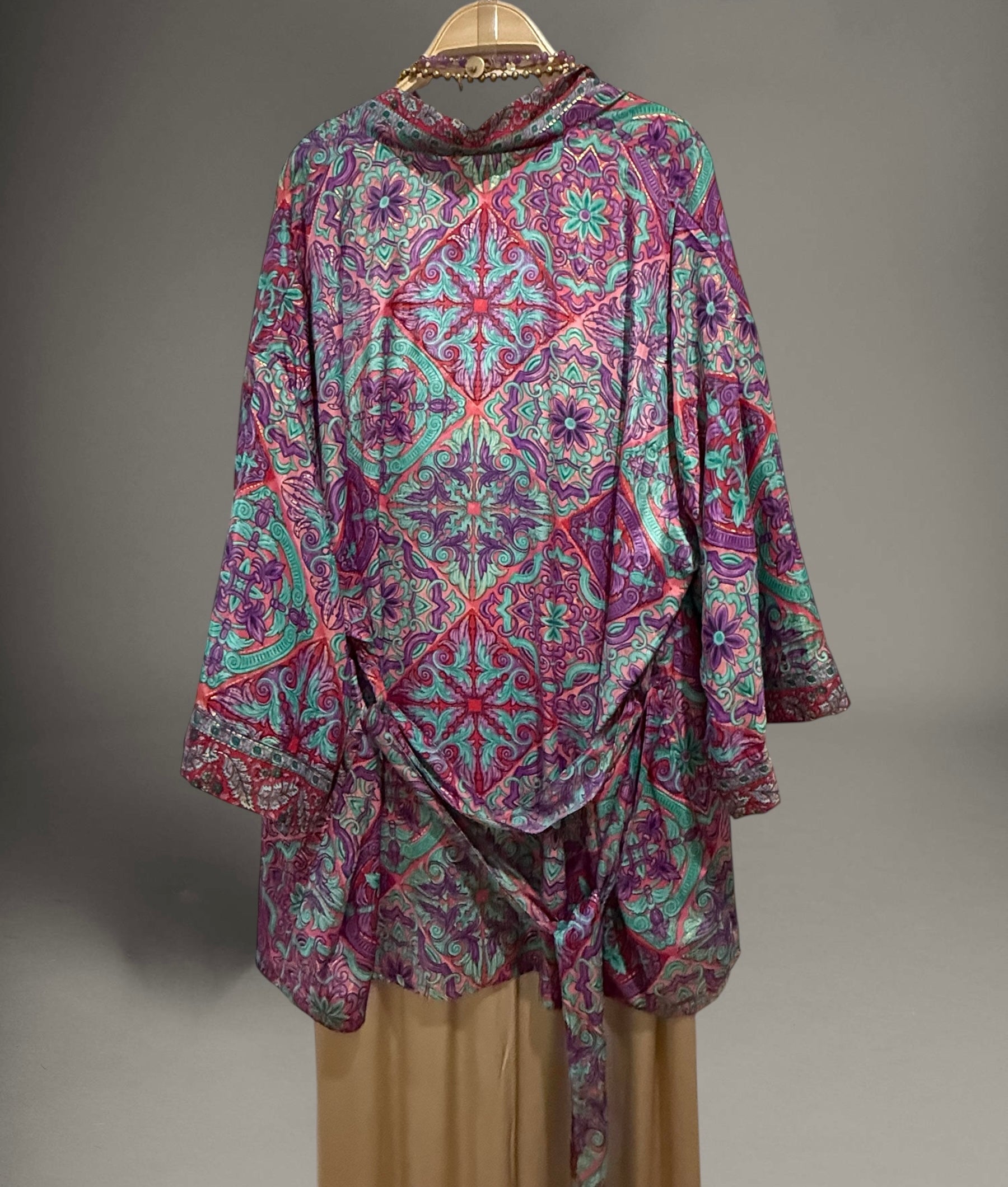 Kimono "Anaka Granada" turquesa y magenta