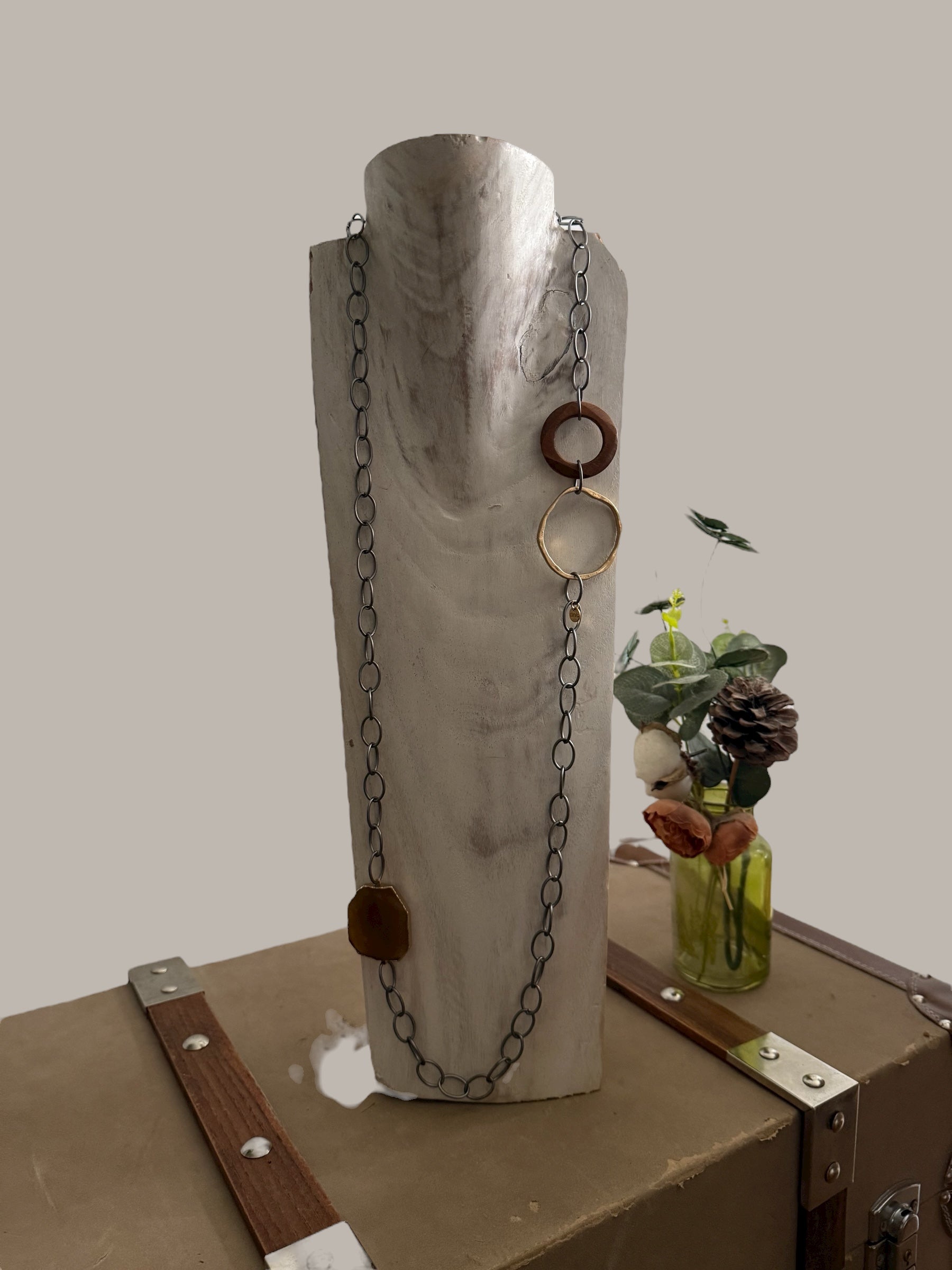 Collar "Thana"