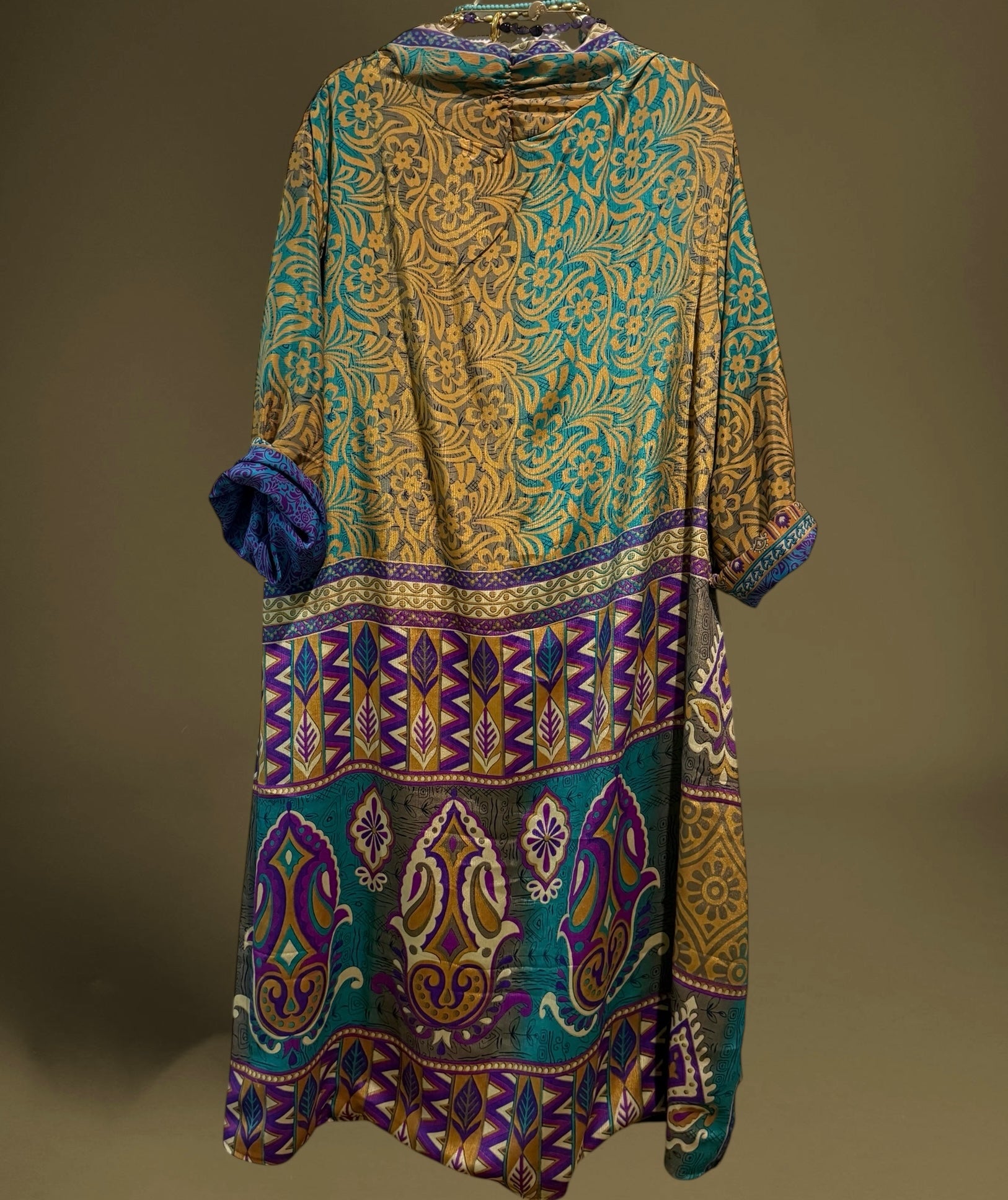 Kimono "Indira Malvas y Turquesas"