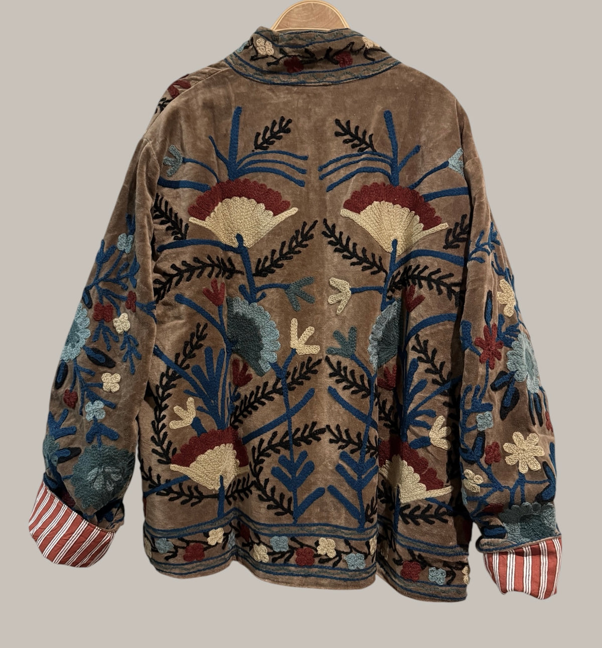 Chaqueta "Bordados"