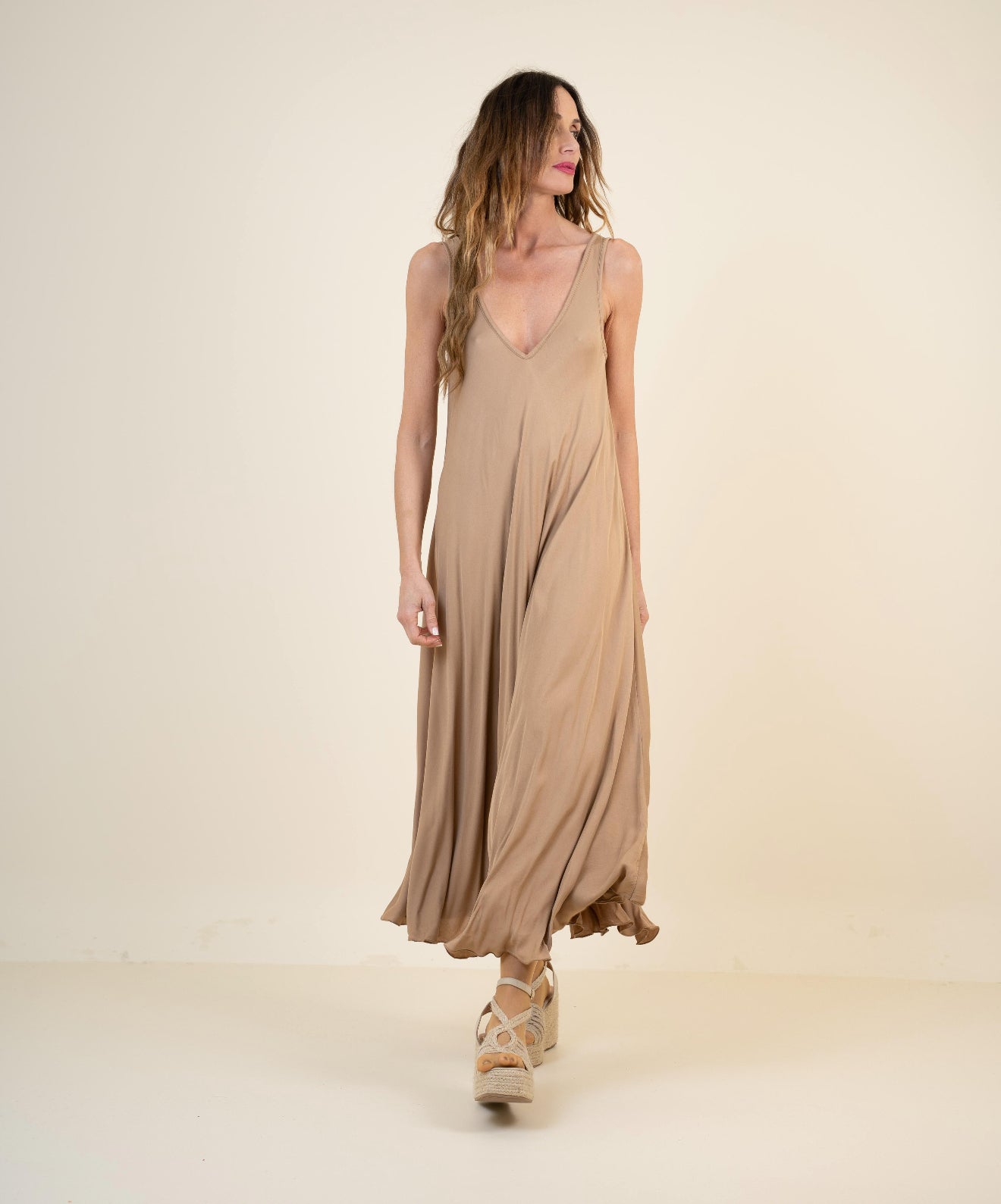 Vestido "Jasmine" tirante ancho tofe