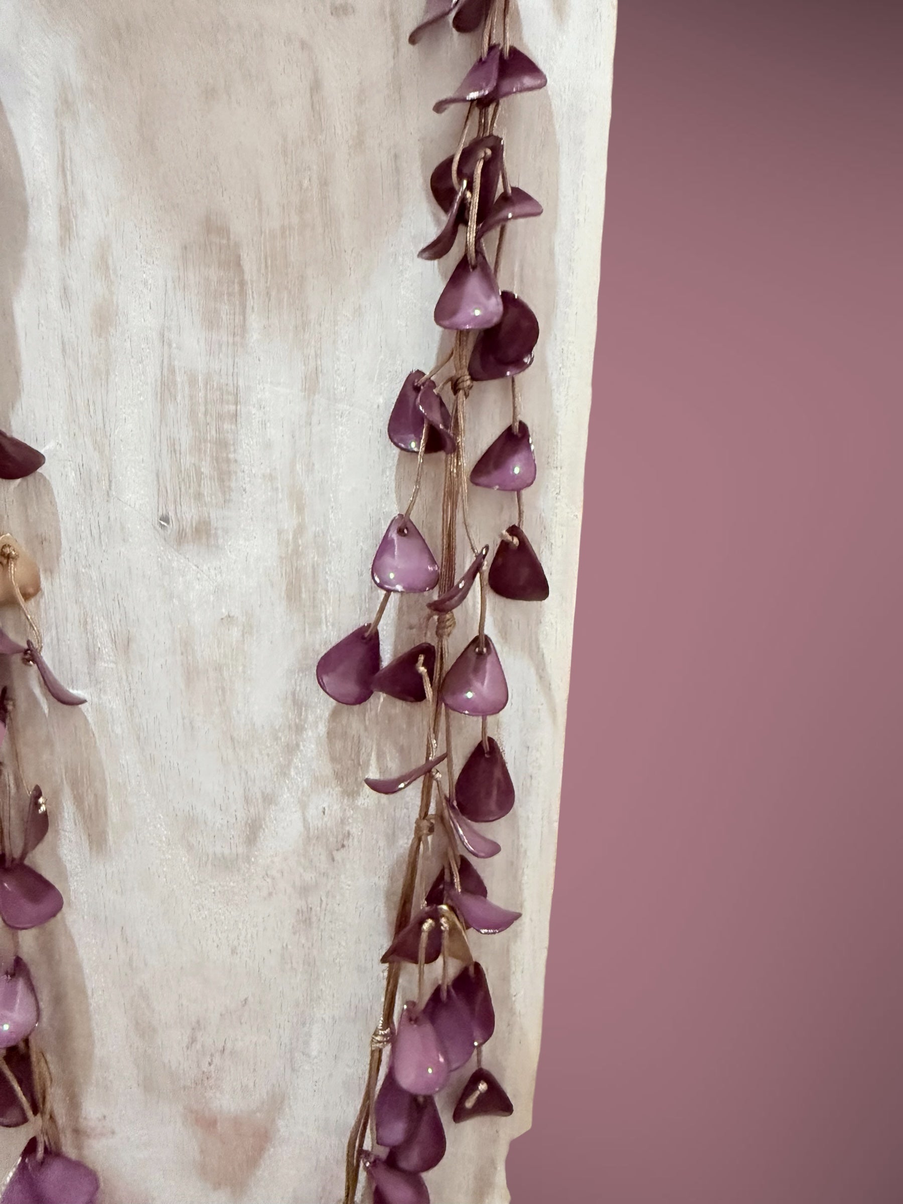 Collar "Pétalos" malva crep