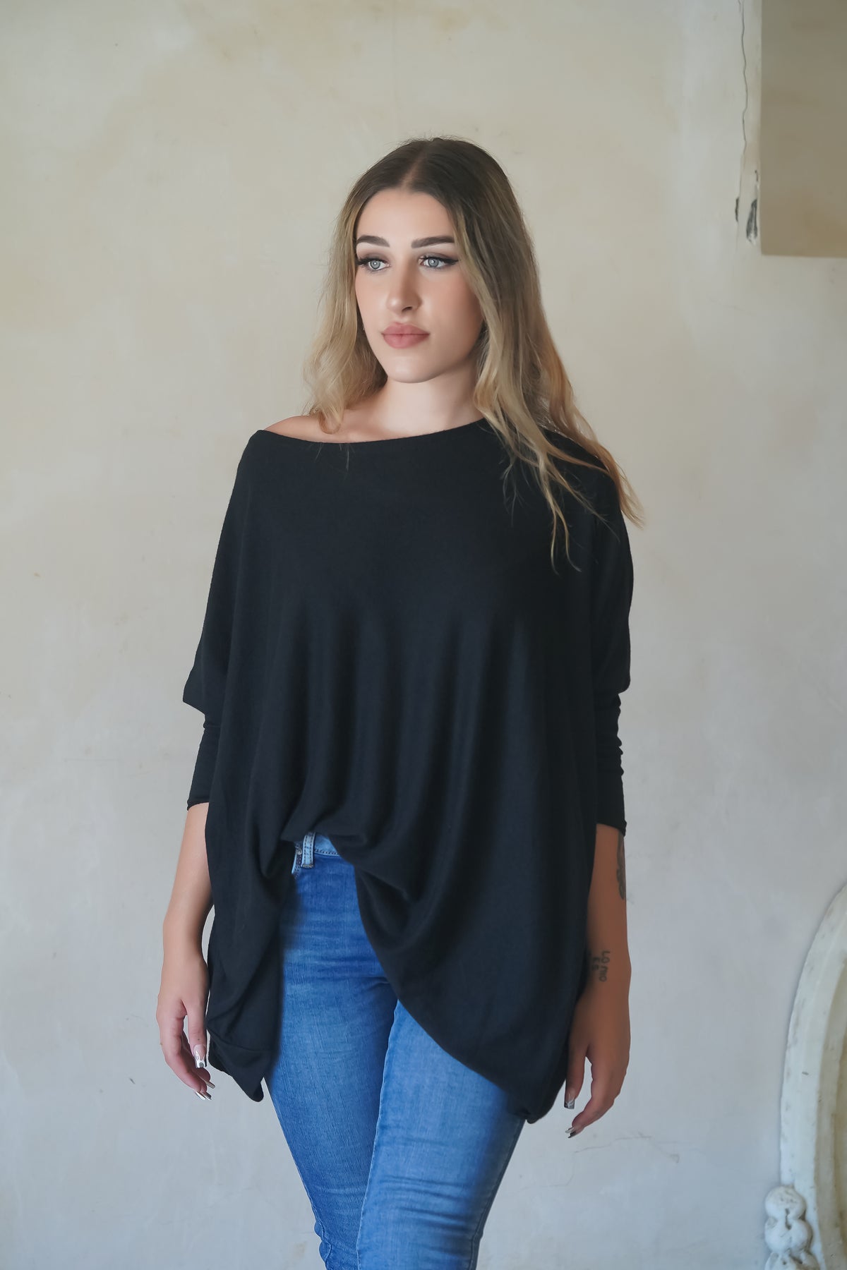Jersey “Over Must"” negro
